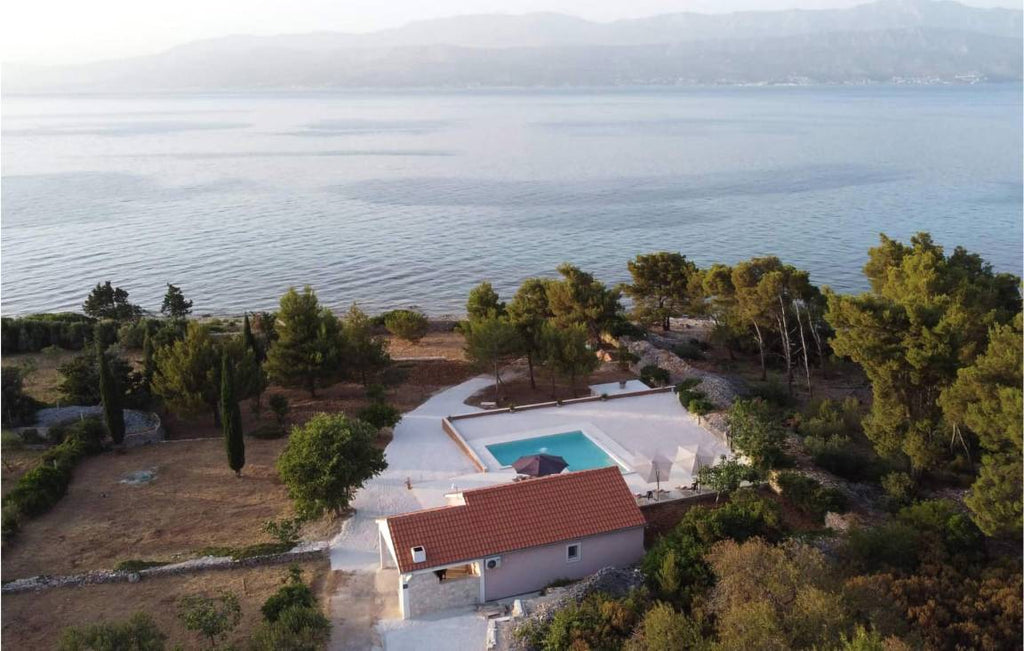 Ferienhaus mit Terrasse, privatem Pool und Grill | Bergblick