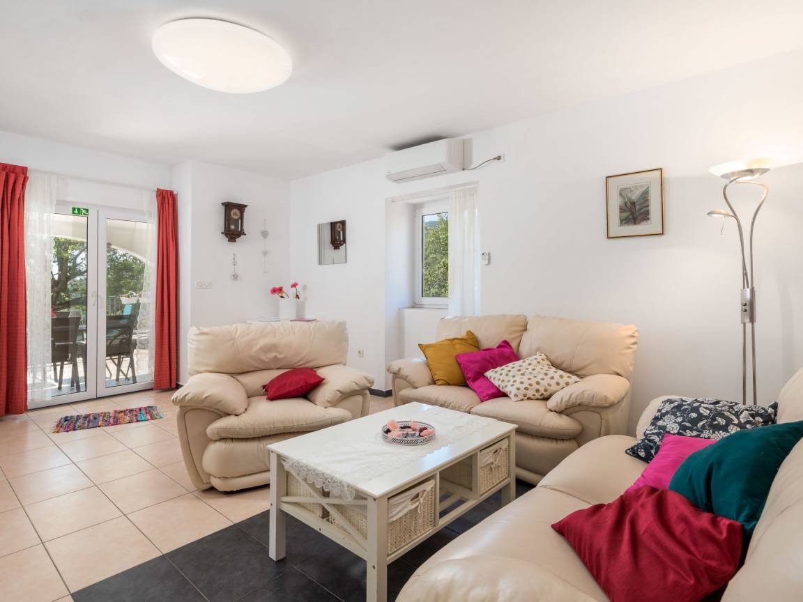 Ferienhaus  7 Gäste  ∙ 3 Schlafzimmer Sveta Jelena, Kroatien