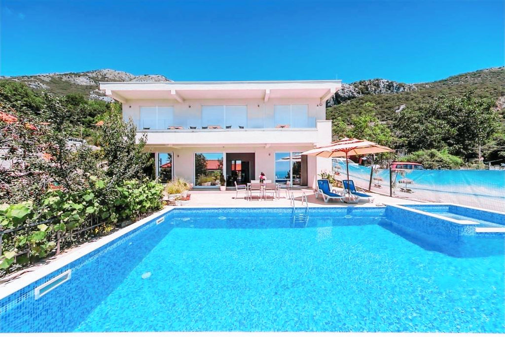 Ferienhaus mit Grill, privatem  6 Gäste ∙ 3 Schlafzimmer Budva montenegro