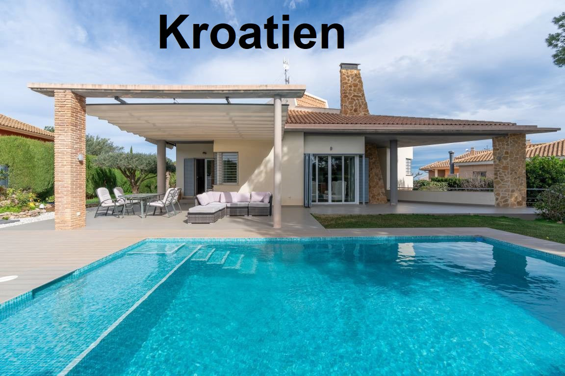 Voll ausgestattetes großzügiges Ferienhaus mit privatem Pool, Garten und Terrasse