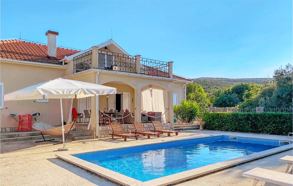 Ferienhaus mit Grill, Terrasse und privatem Pool 6 Gäste ∙ 3 Schlafzimmer Montenegro
