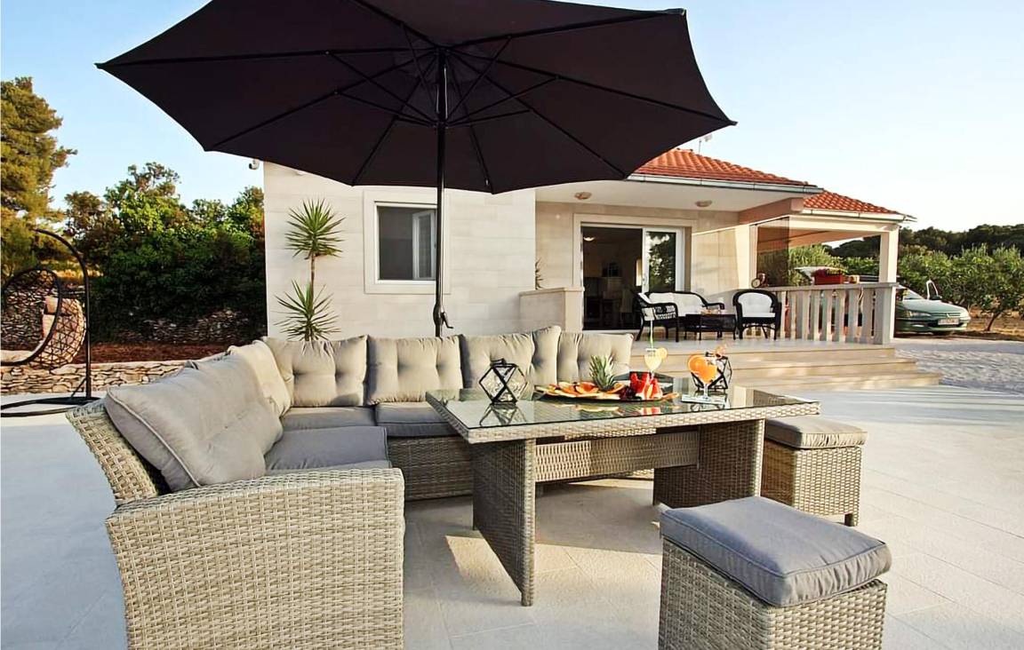 Ferienhaus mit Terrasse, privatem Pool und Grill | Bergblick