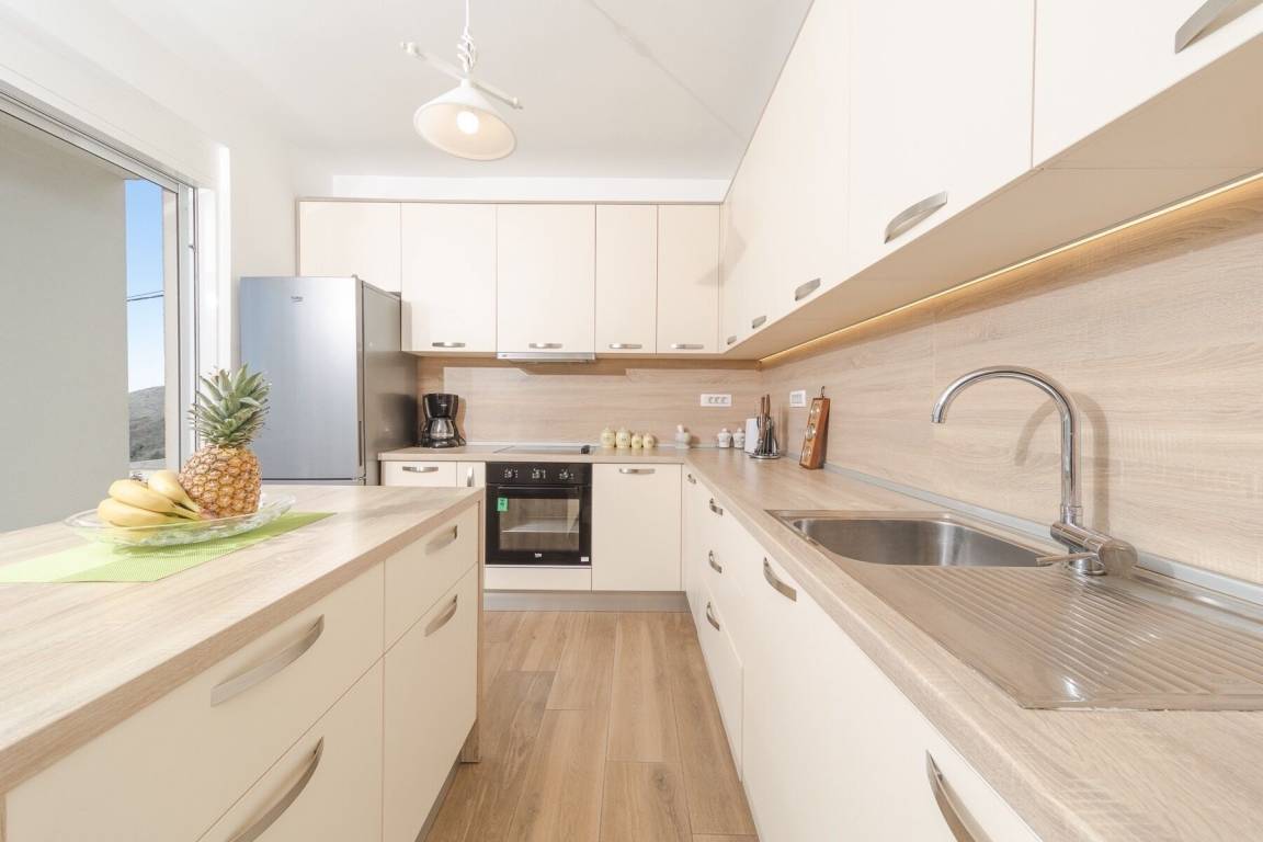 Ferienhaus mit Grill, privatem  6 Gäste ∙ 3 Schlafzimmer Budva montenegro