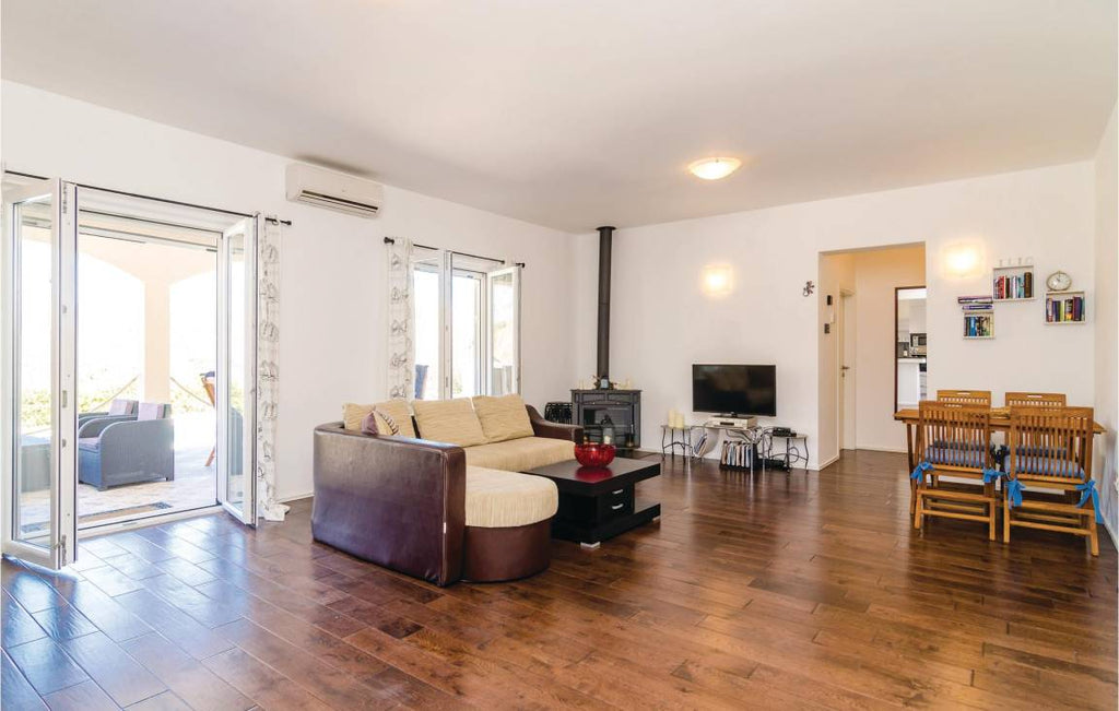 Ferienhaus mit Grill, Terrasse und privatem Pool 6 Gäste ∙ 3 Schlafzimmer Montenegro