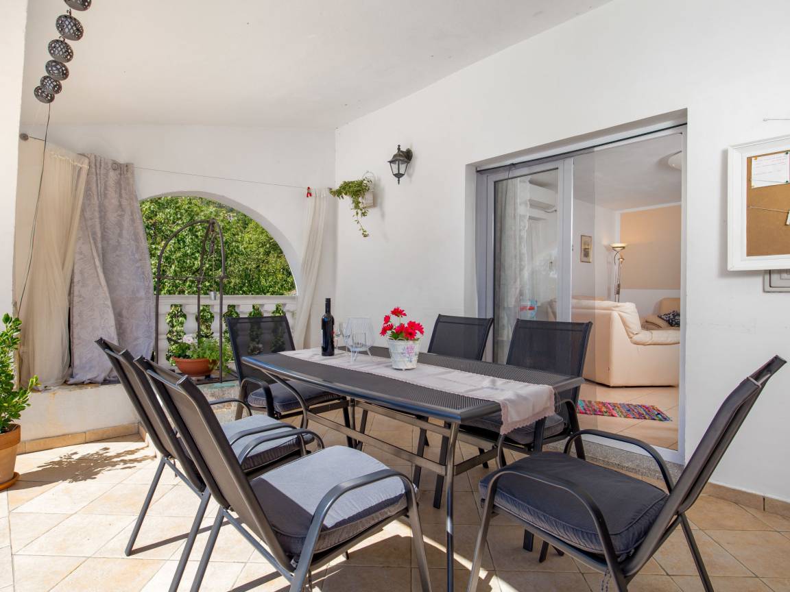 Ferienhaus  7 Gäste  ∙ 3 Schlafzimmer Sveta Jelena, Kroatien