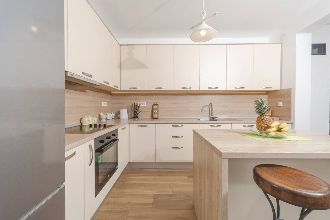 Ferienhaus mit Grill, privatem  6 Gäste ∙ 3 Schlafzimmer Budva montenegro