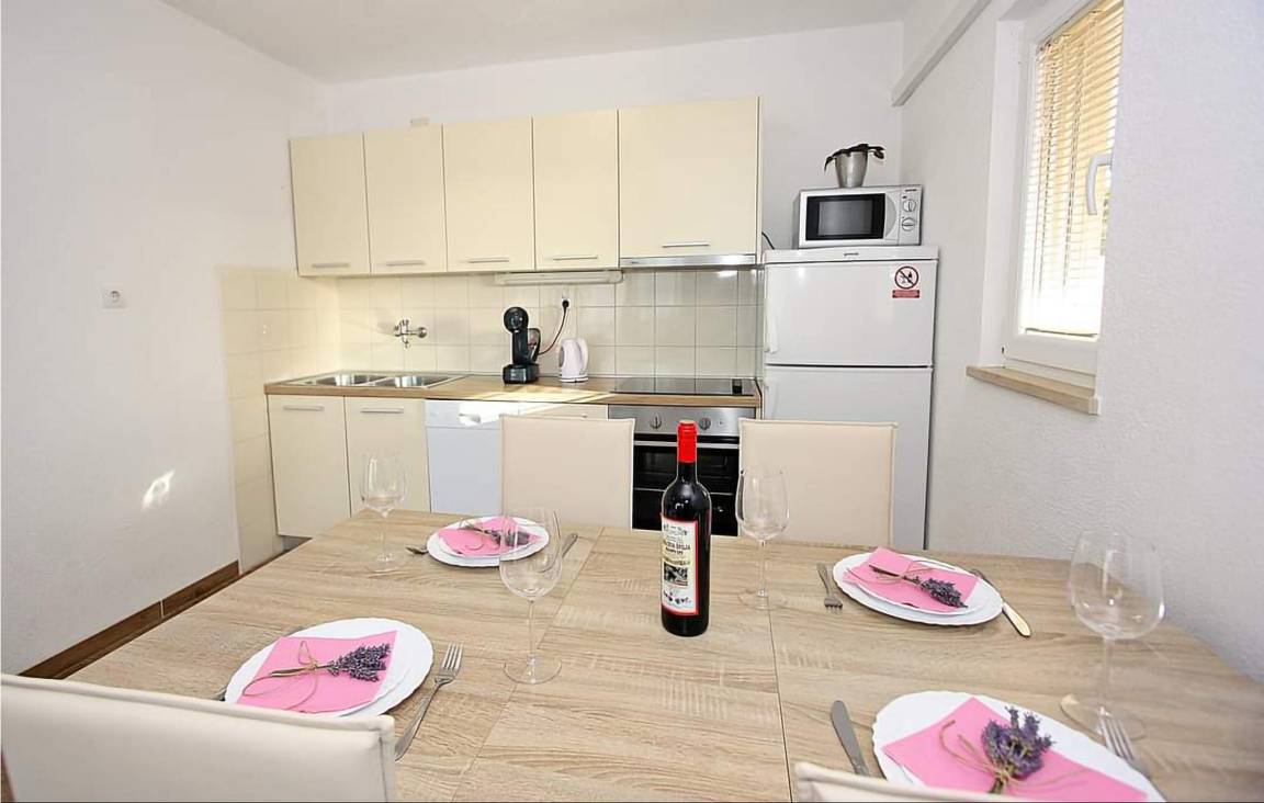 Ferienhaus mit Terrasse, privatem Pool und Grill | Bergblick