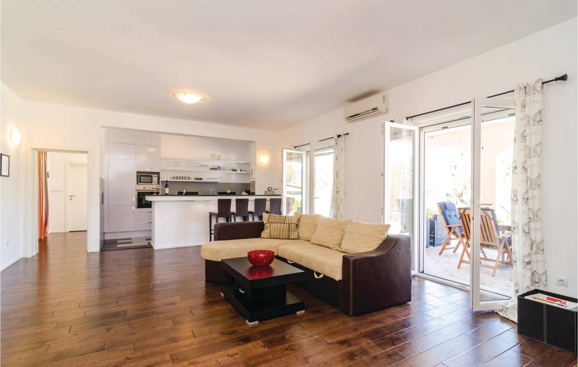 Ferienhaus mit Grill, Terrasse und privatem Pool 6 Gäste ∙ 3 Schlafzimmer Montenegro