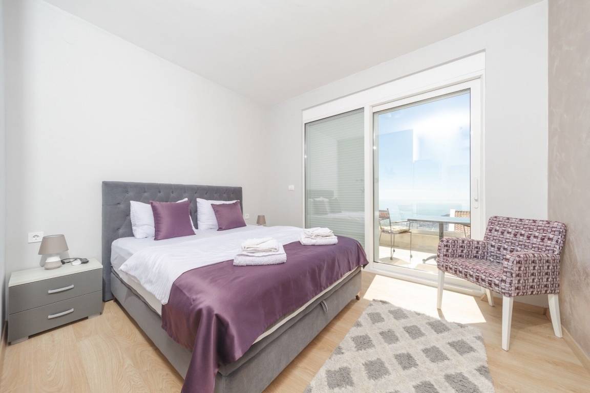 Ferienhaus mit Grill, privatem  6 Gäste ∙ 3 Schlafzimmer Budva montenegro