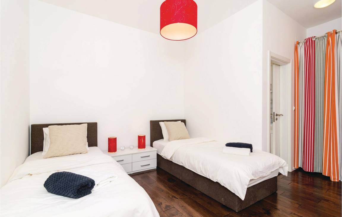 Ferienhaus mit Grill, Terrasse und privatem Pool 6 Gäste ∙ 3 Schlafzimmer Montenegro