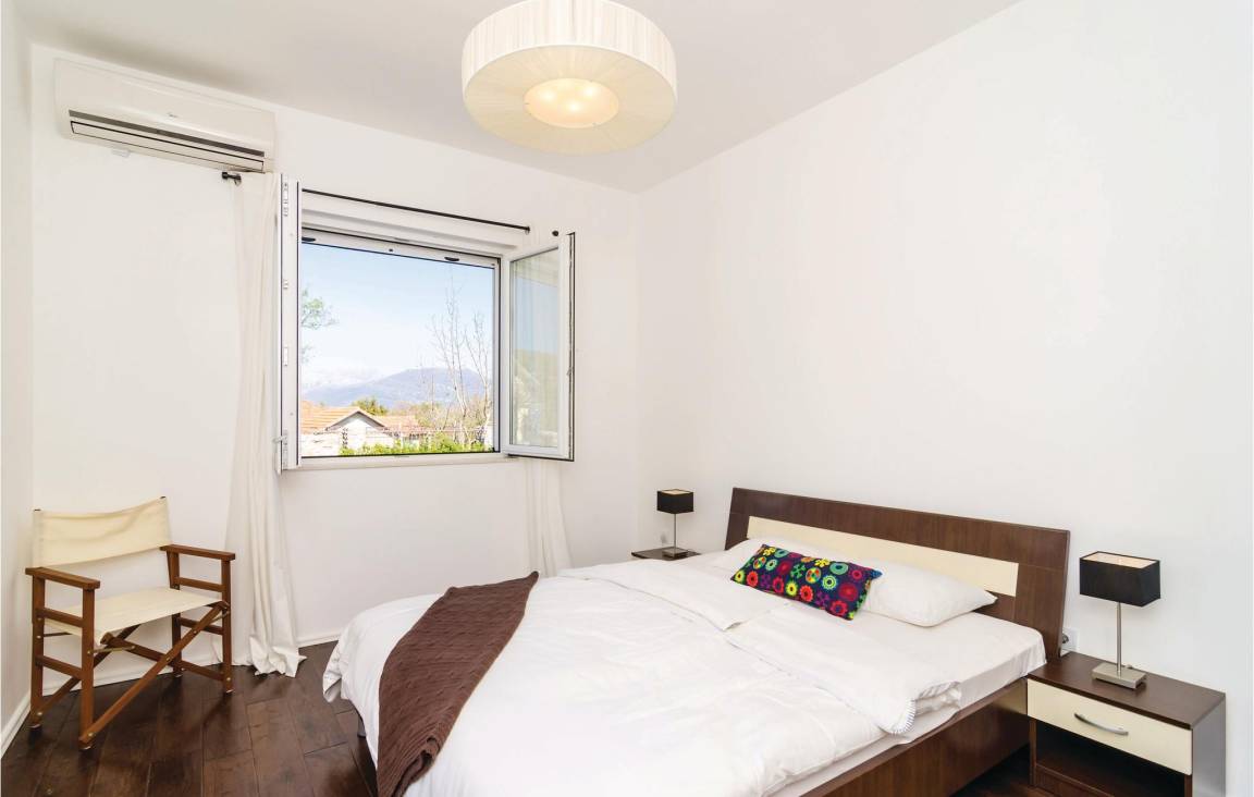 Ferienhaus mit Grill, Terrasse und privatem Pool 6 Gäste ∙ 3 Schlafzimmer Montenegro