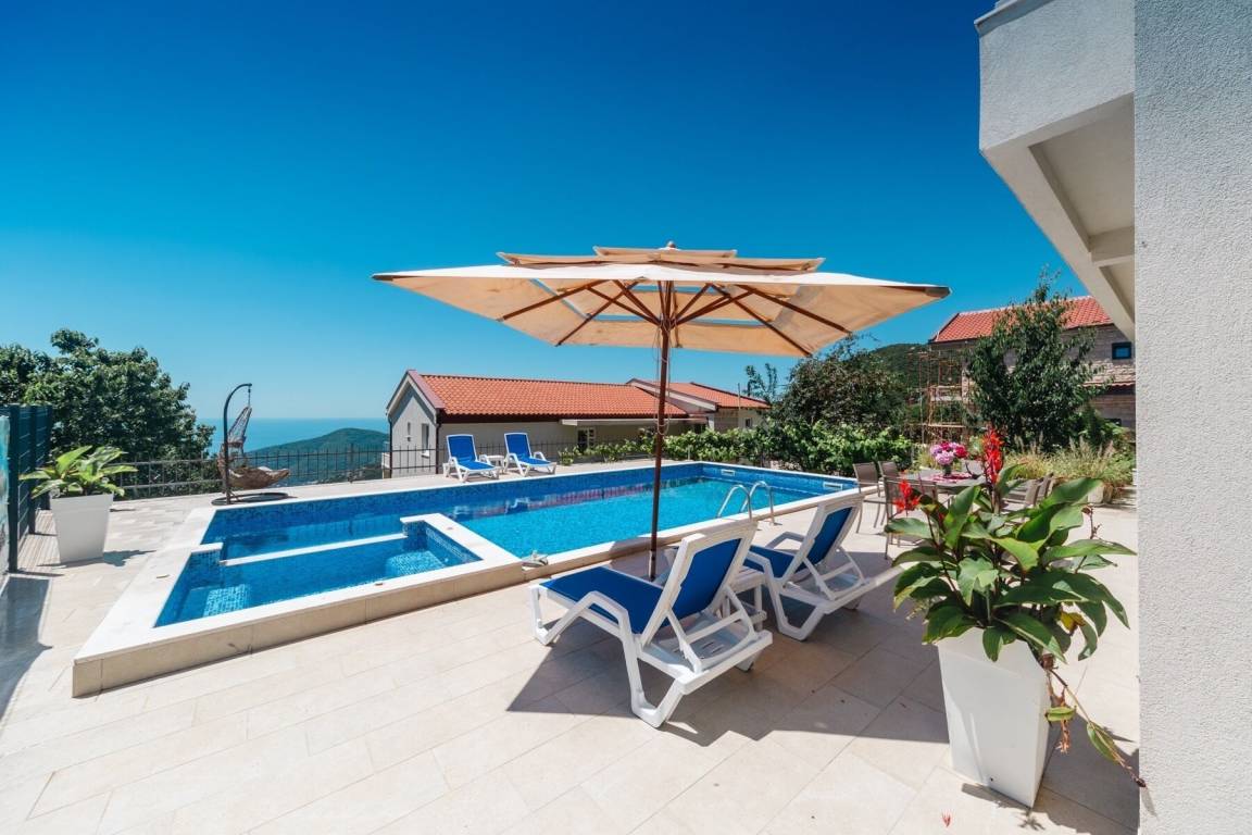 Ferienhaus mit Grill, privatem  6 Gäste ∙ 3 Schlafzimmer Budva montenegro
