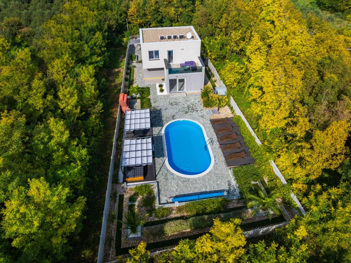 Ferienhaus mit pool  6 Gäste ∙ 3 Schlafzimmer pool