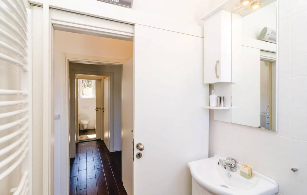 Ferienhaus mit Grill, Terrasse und privatem Pool 6 Gäste ∙ 3 Schlafzimmer Montenegro