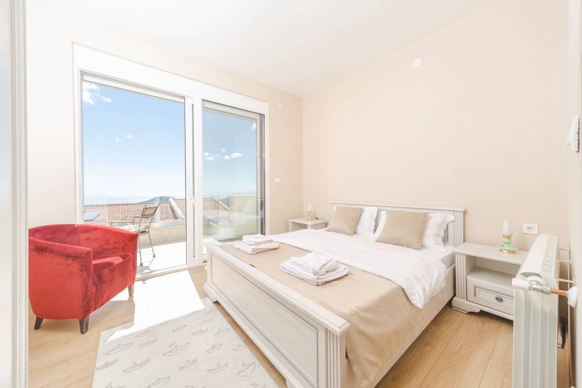 Ferienhaus mit Grill, privatem  6 Gäste ∙ 3 Schlafzimmer Budva montenegro
