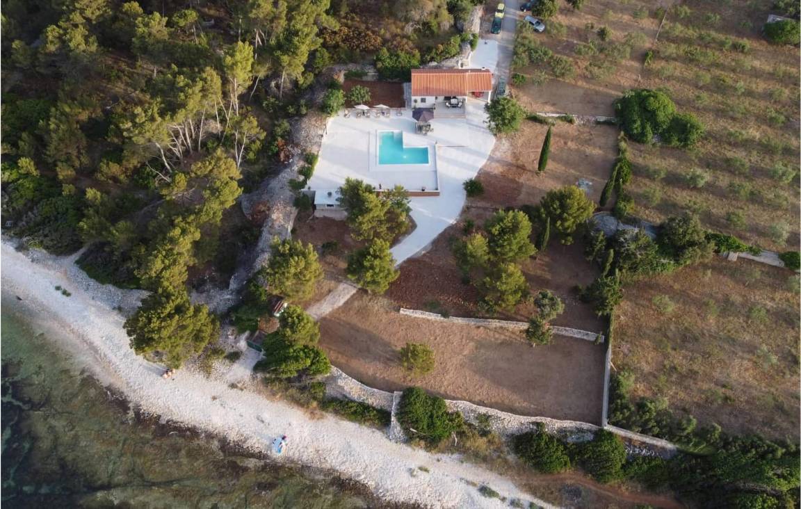 Ferienhaus mit Terrasse, privatem Pool und Grill | Bergblick