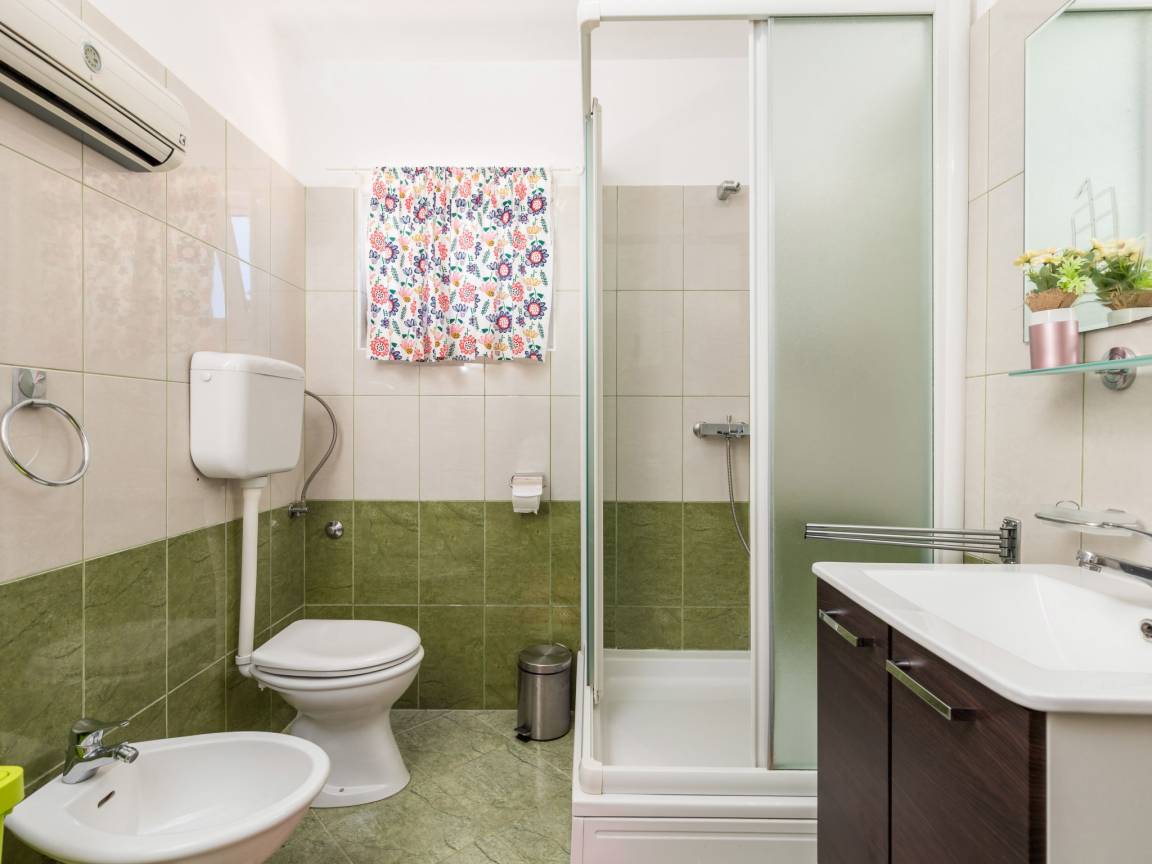 Ferienhaus  7 Gäste  ∙ 3 Schlafzimmer Sveta Jelena, Kroatien