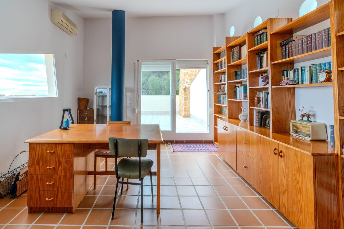 Voll ausgestattetes großzügiges Ferienhaus mit privatem Pool, Garten und Terrasse