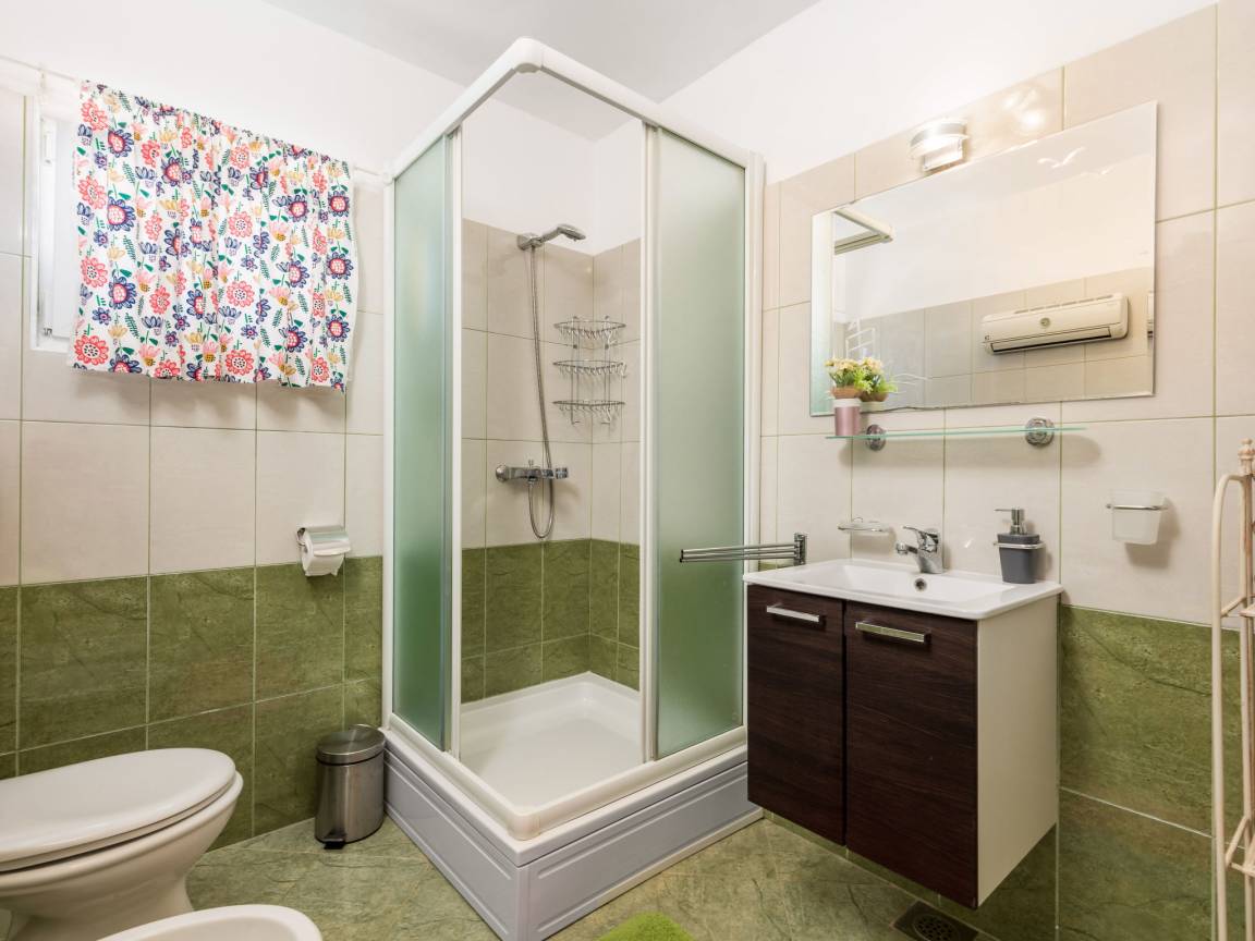 Ferienhaus  7 Gäste  ∙ 3 Schlafzimmer Sveta Jelena, Kroatien