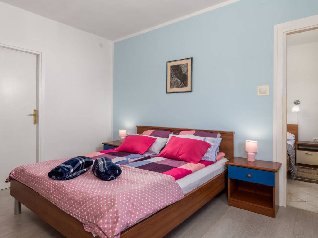 Ferienhaus  7 Gäste  ∙ 3 Schlafzimmer Sveta Jelena, Kroatien