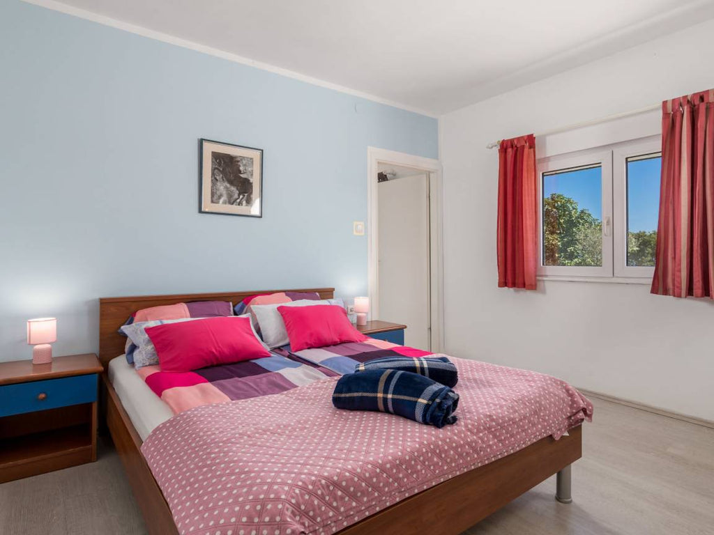 Ferienhaus  7 Gäste  ∙ 3 Schlafzimmer Sveta Jelena, Kroatien