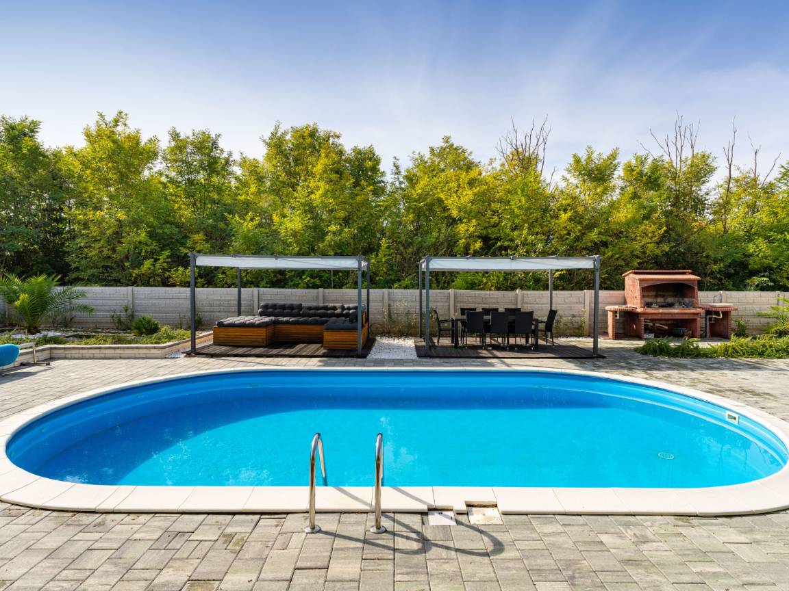 Ferienhaus mit pool  6 Gäste ∙ 3 Schlafzimmer pool