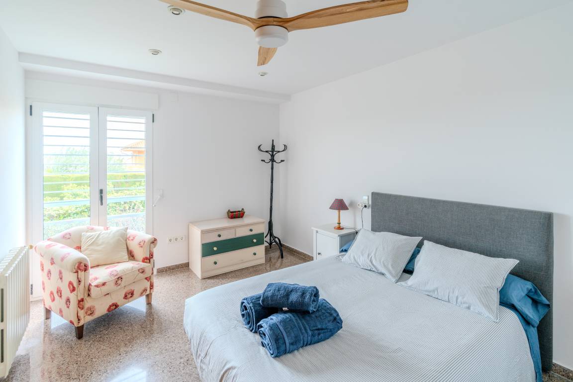 Voll ausgestattetes großzügiges Ferienhaus mit privatem Pool, Garten und Terrasse