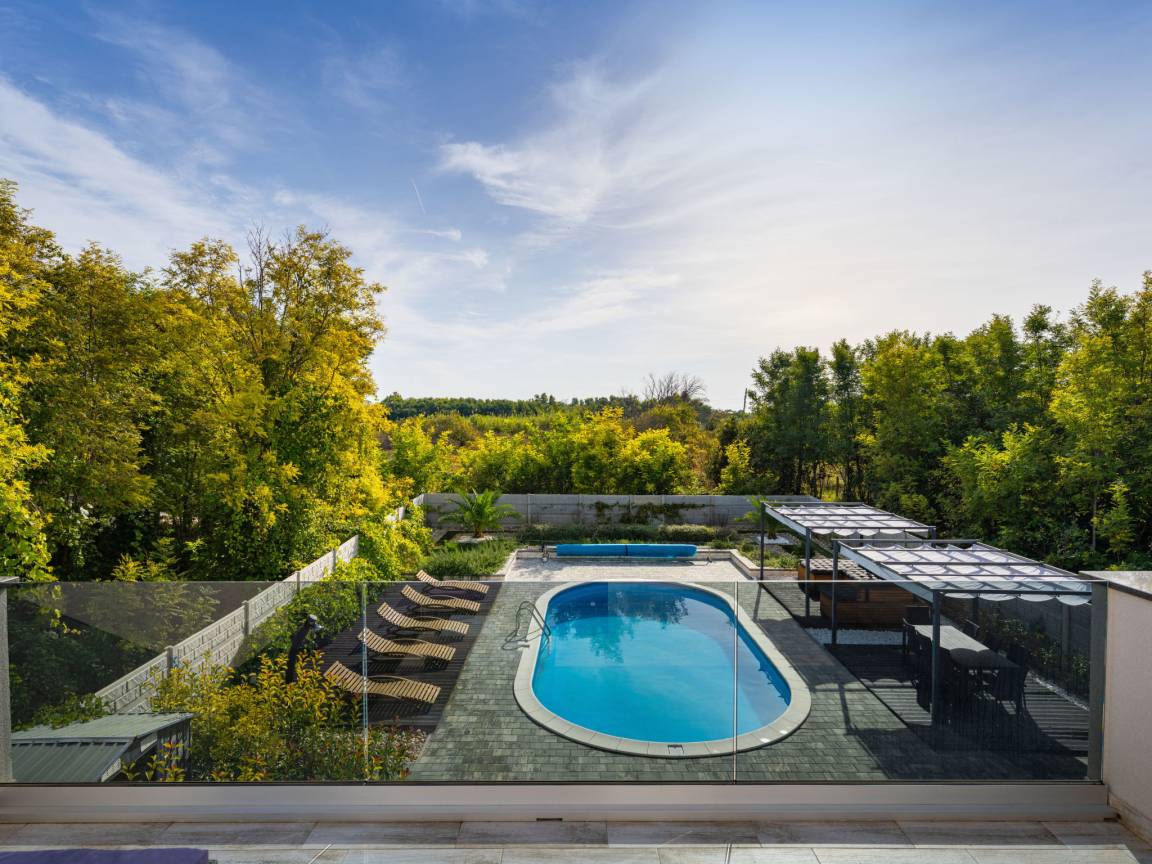 Ferienhaus mit pool  6 Gäste ∙ 3 Schlafzimmer pool